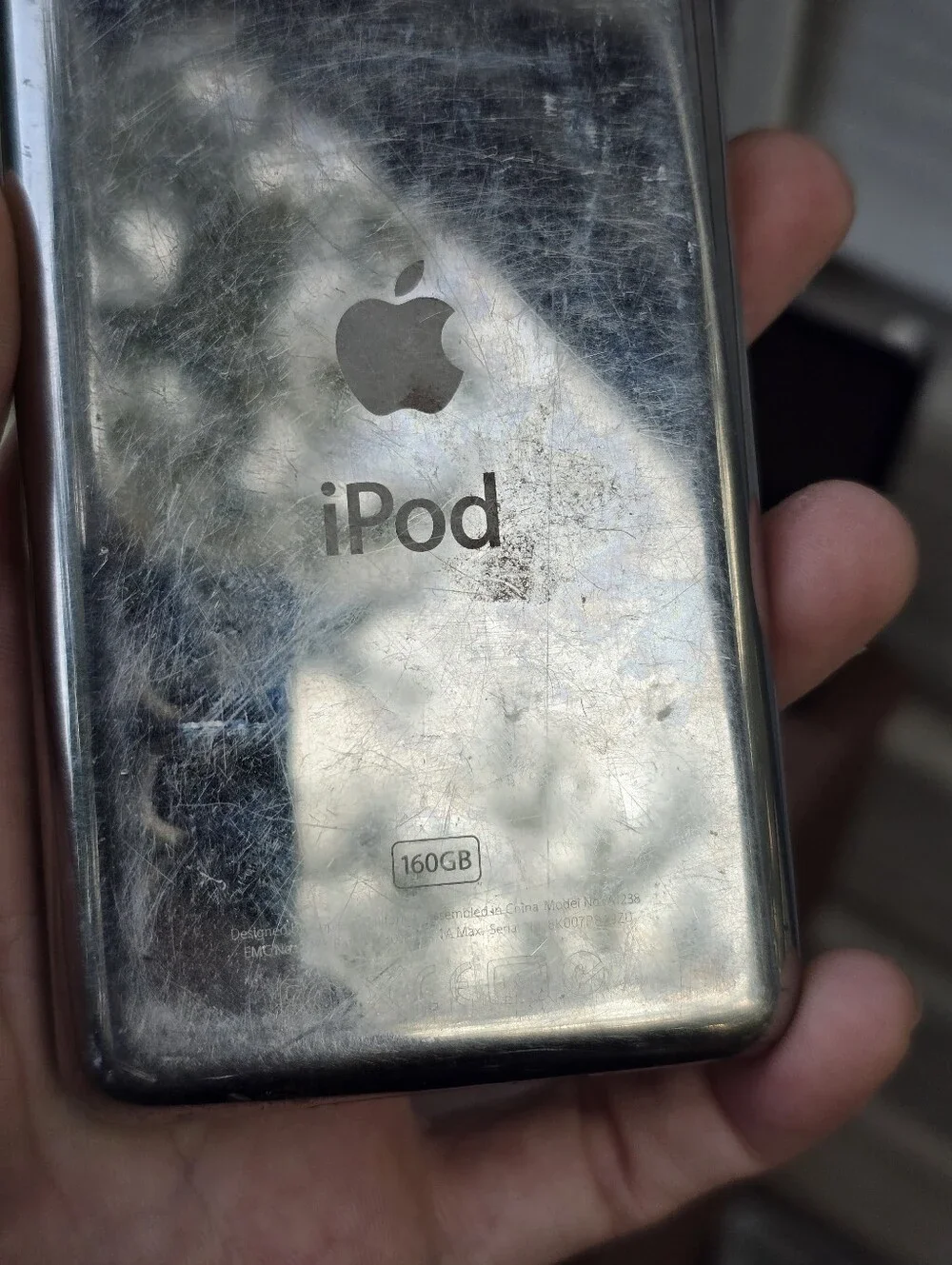 Apple iPod classic 6th Gen Gray 160 gb ipod shuffle + 5th gen ipod 80 gb READ